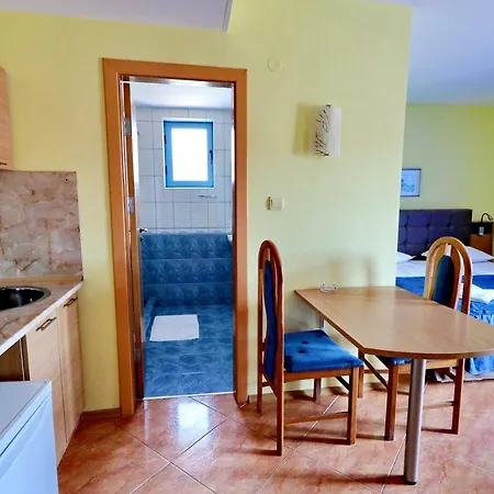 Bora Bora Hotell Slăntjev Brjag