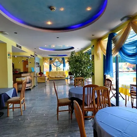 Bora Bora Hotell Slăntjev Brjag
